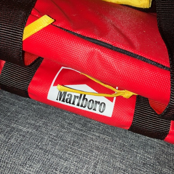 Marlboro brand insulated lunch carry case full zip padded NEW outdoor insulated - Picture 2 of 6